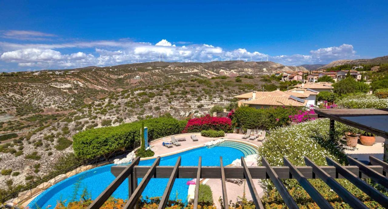 Modern Apartment Nz11 Large Balconies With Sea And Mountain Views Kouklia Eksteriør bilde