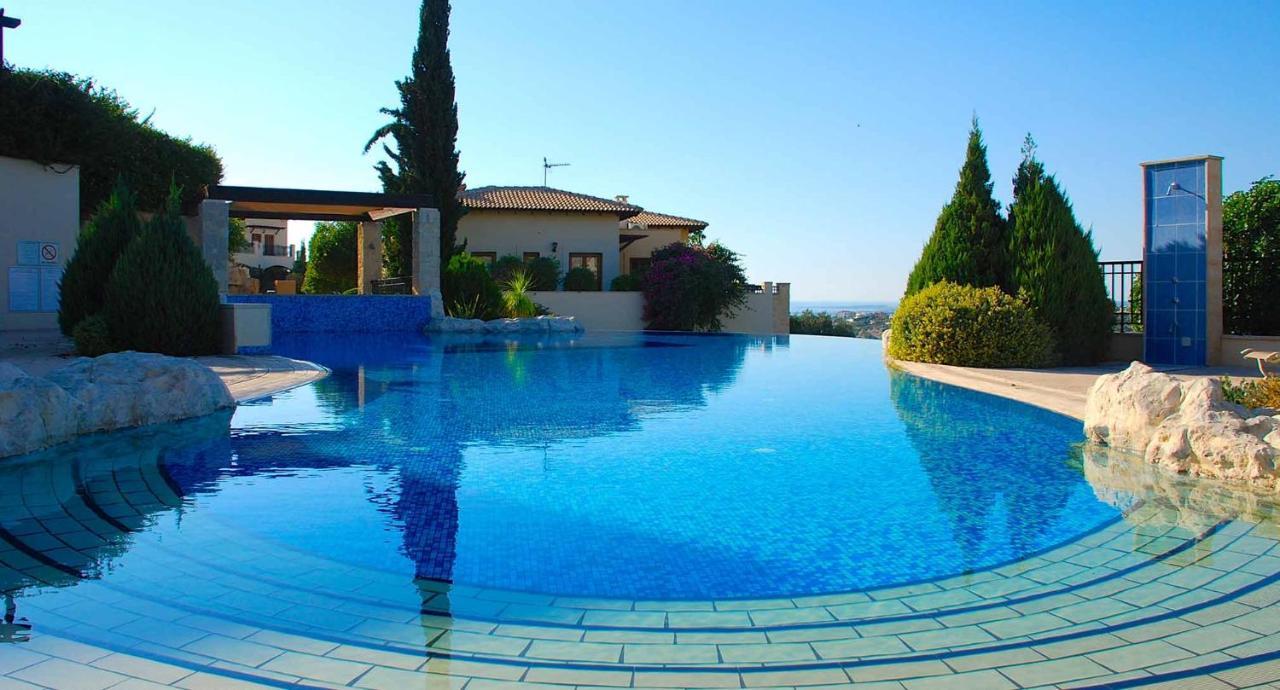 Modern Apartment Nz11 Large Balconies With Sea And Mountain Views Kouklia Eksteriør bilde
