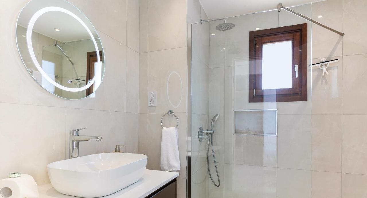 Modern Apartment Nz11 Large Balconies With Sea And Mountain Views Kouklia Eksteriør bilde