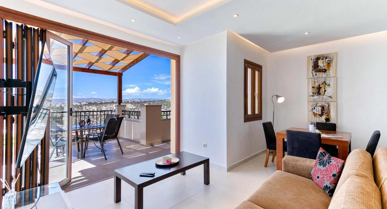 Modern Apartment Nz11 Large Balconies With Sea And Mountain Views Kouklia Eksteriør bilde