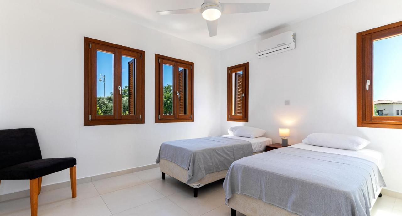 Modern Apartment Nz11 Large Balconies With Sea And Mountain Views Kouklia Eksteriør bilde
